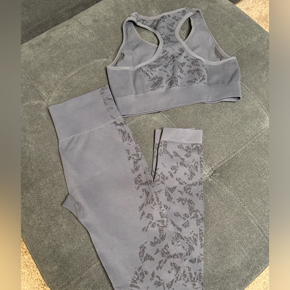 Fabletics set - Picture 2 of 2
